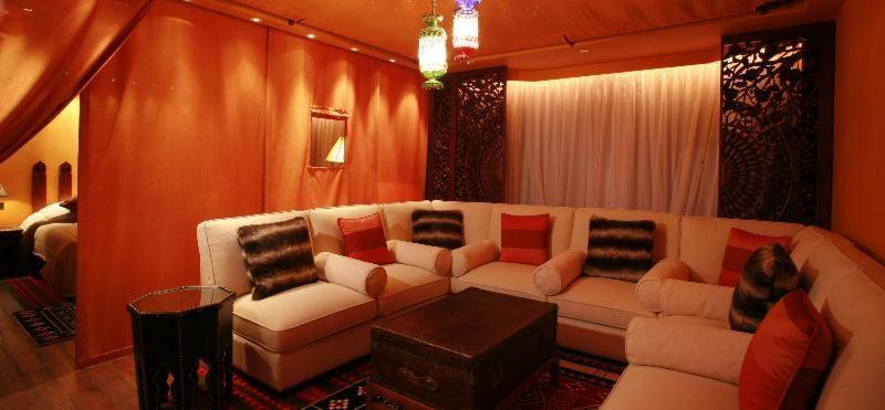 The Luxe Manor Hotel Hong Kong Room photo
